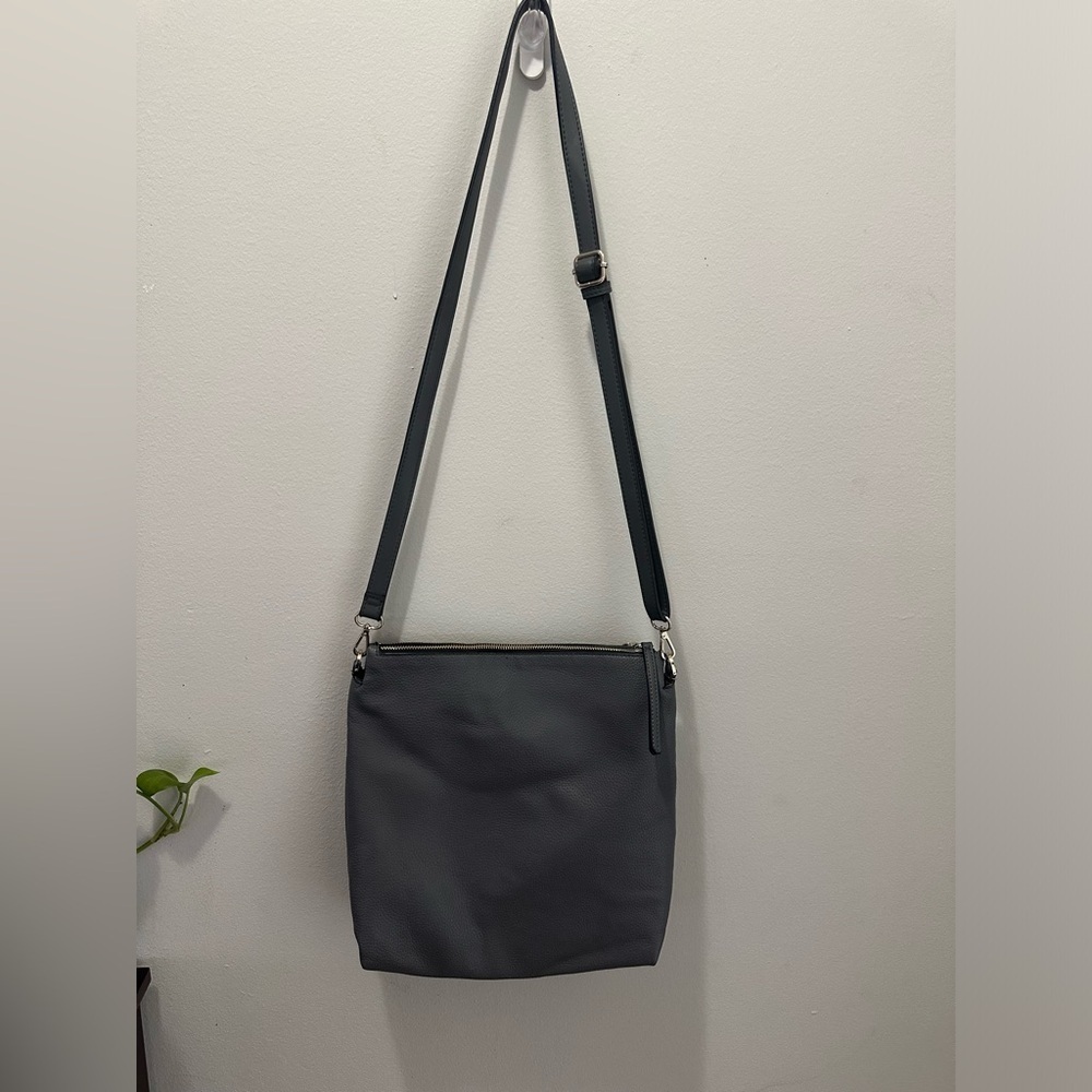 FIORELLI EST.1988 GRAY Pebbled BAG - Crossbody & Shoulder Straps Purse - Picture 4 of 12